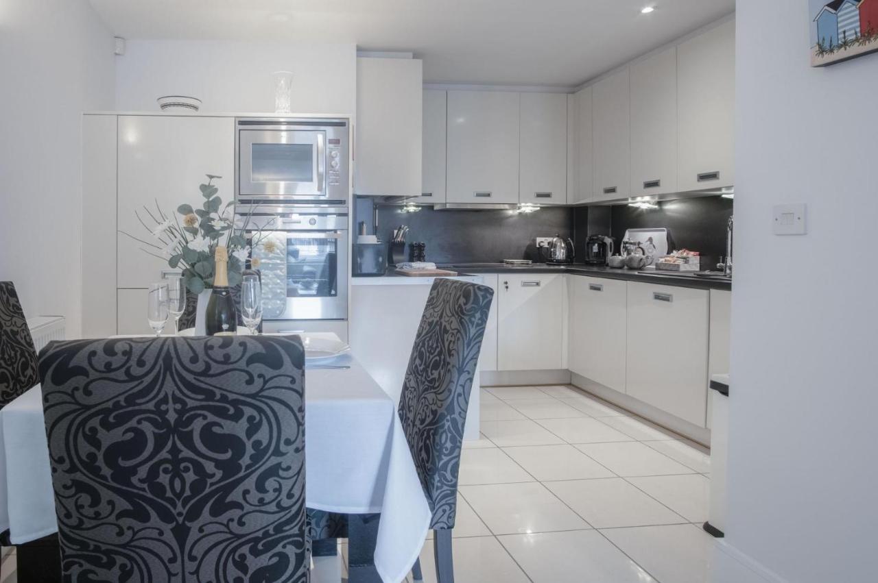 Minarvon - 2 Bedroom Apartment - Saundersfoot Exterior photo